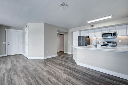 Spacious Living Room | Apartments For Rent Colorado Springs | Willows at Printers Park