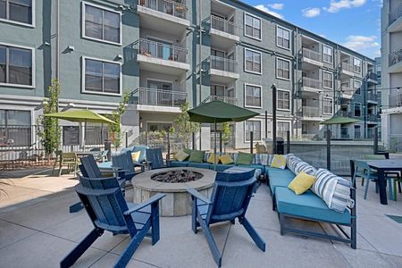 Outdoor Seating | Apartments Denver CO | The Metro Apartments