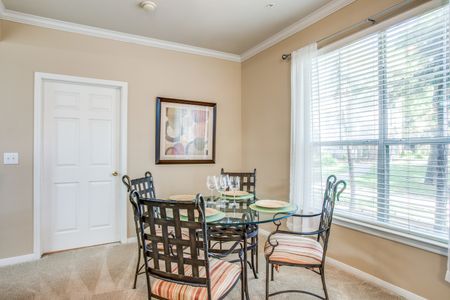 Large Dining Room with 2in blinds and full carpet