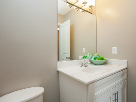 bathroom at summerville station