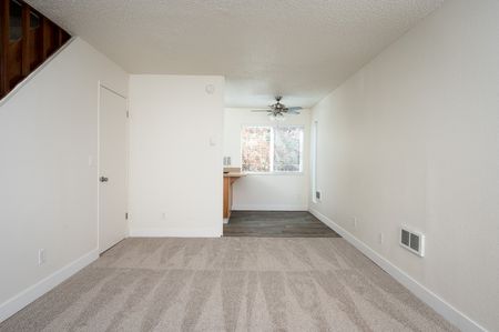 living room with carpet