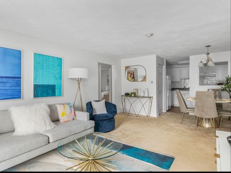 Spacious Living Room | Apartments For Rent In Stoughton MA | Woodview at Randolph
