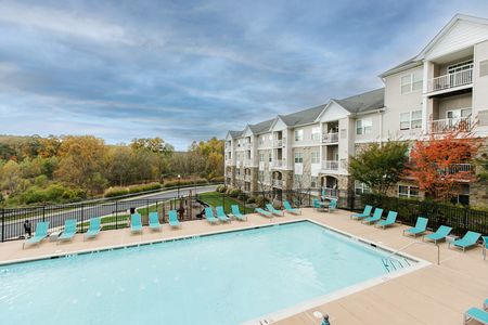 Resort Style Pool | The View at Mill Run | Apartments in Owings Mills
