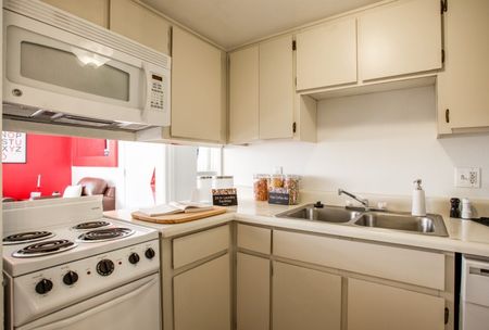 kitchen at university heights apartments in tucson az