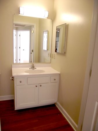 bathroom at apartments in carytown richmond va