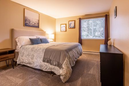Colony-At-Bear-Creek-Redmond-WA-98052-Master Bedroom