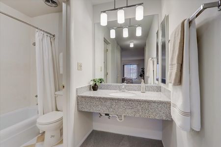 Traditional Bathroom | International Village Lombard | Lombard, IL Apartments