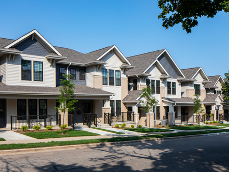Luxury apartments in Cedarburg, Wisconsin.  Arrabelle Apartments  offers  1 and 2 bedroom apartments and 2 and 3 bedroom town homes.