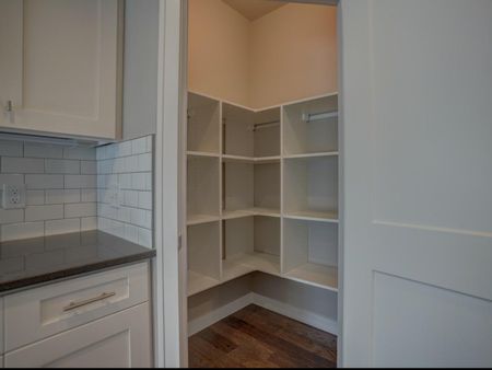 Pantry | Legend Hills at Bergamont | Oregon, WI