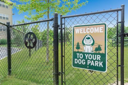 Apartments in Menomonee Falls, Wisconsin. The Woodlands at North Hills offers spacious 1 bedroom, 1 bedroom + den, and 2 bedroom apartments.