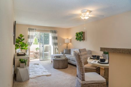 Living Room l Luxury Apartments and Townhomes for Rent in Gig Harbor, WA l 4425