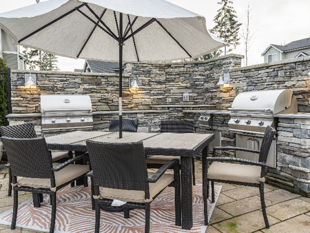 Built-in Grilling Stations and Seating l Luxury Apartments in Puyallup, WA l Silver Creek