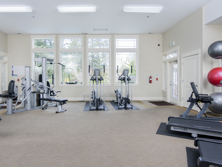 Fitness Center l Luxury Apartments and Townhomes for Rent in Gig Harbor, WA l 4425