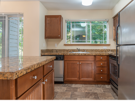 Stainless Steel Kitchen Appliances ll Luxury Apartments and Townhomes for Rent in Gig Harbor, WA l 4425