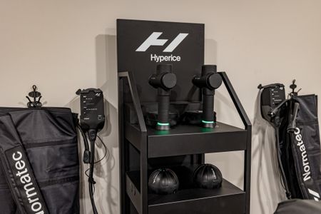 FITNESS ROOM