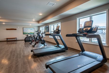 FITNESS ROOM