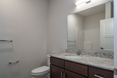 1 BEDROOM B PRIMARY BATHROOM