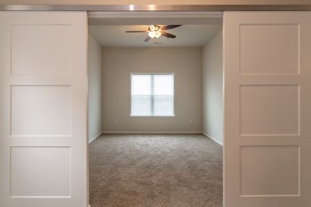 2 BEDROOM DELUXE PRIMARY BEDROOM