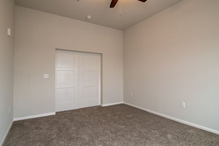 2 BEDROOM DELUXE PRIMARY BEDROOM