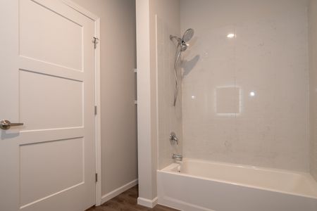 3 BEDROOM PRIMARY BATHROOM