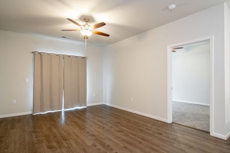 3 BEDROOM LIVING ROOM