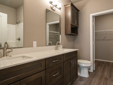 Promenade-Commons-Rogers-Arkansas-Phase-Two-One-Bedroom-Unite-E-Bathroom