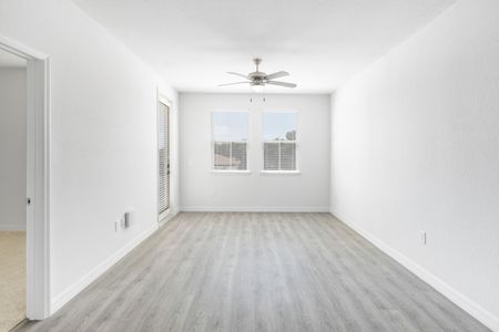 unfurnished bedroom in apartment