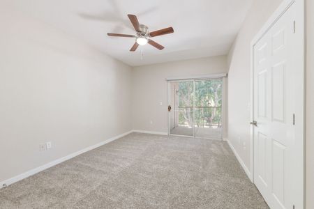 unfurnished bedroom in apartment home