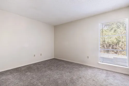 Acadia Park Apts - Empty Room
