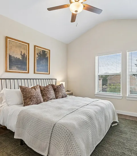 Lone Oak Homes - Cozy Bedroom