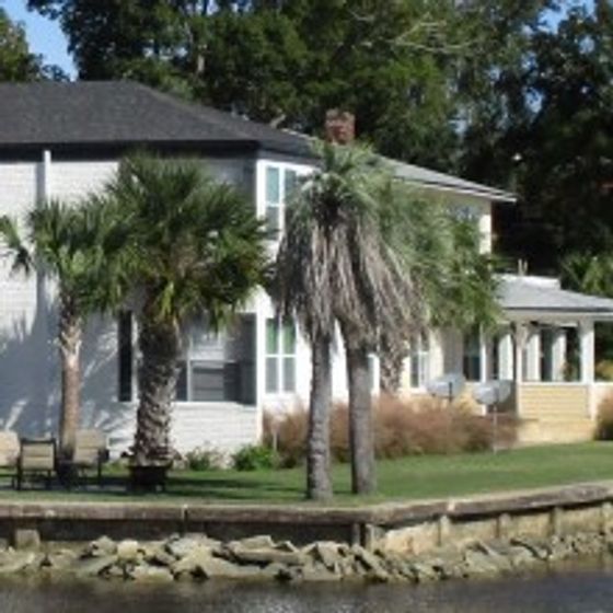 Riviera Parkway Apartments and Townhomes