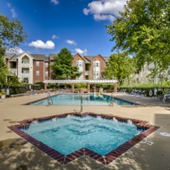 Kelly Greens Apartments Springfield Missouri Swimming Pool