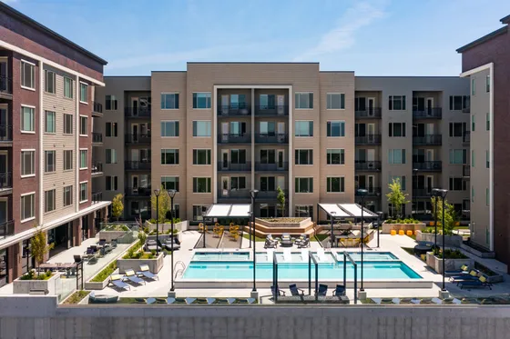Park Avenue Pool View and Exterior