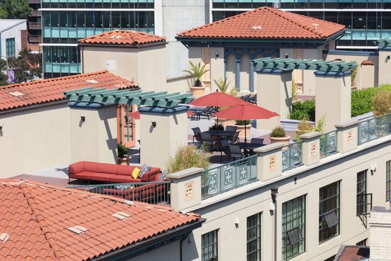 Bachenheimer Apartments exterior roof image