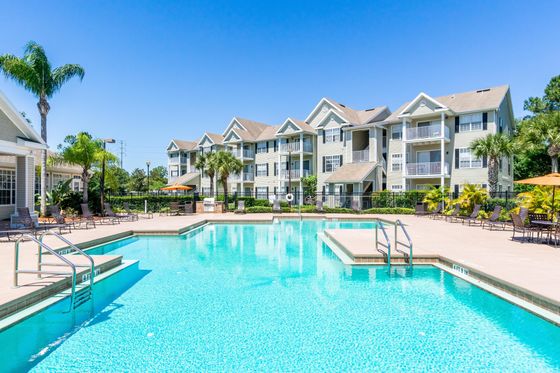 Palms at Wyndtree pool and pook deck