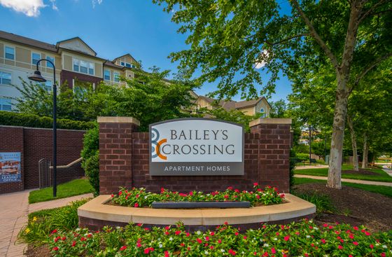 Bailey's Crossing Monument Sign