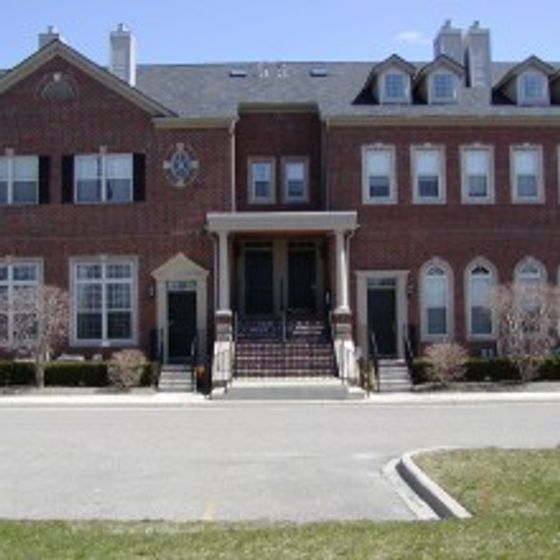 Glen Oaks Condominiums