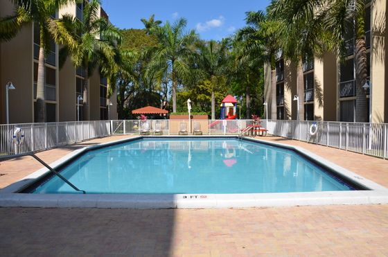 Westland 49 Apartments Exterior | Outdoor Pool
