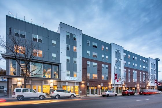 evolve exterior photo