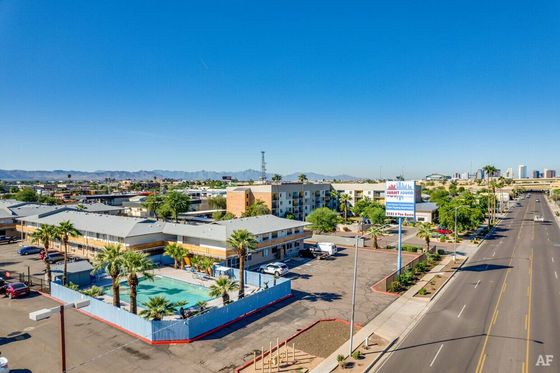 Sunset Sound Studio Apartments
