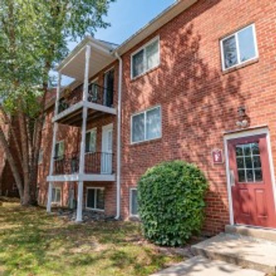 Jamestown Village Apartments | Willow Grove Apartments