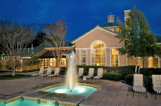 Indian Hollow | Pool | Fountain at night