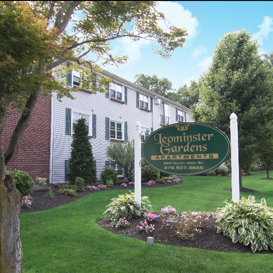Entrance Sign of Leominster Gardens