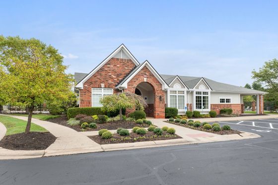 Leasing Office Exterior