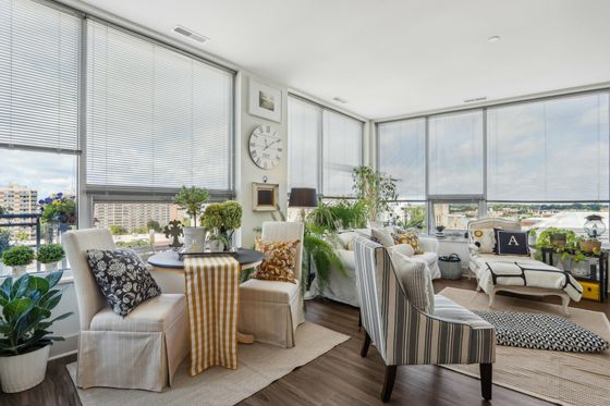 city green living room