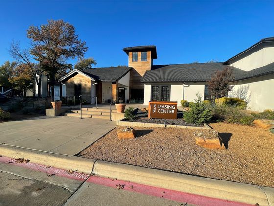 Leasing Center