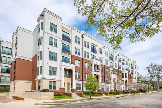 Park 35 on Clairmont building exterior image