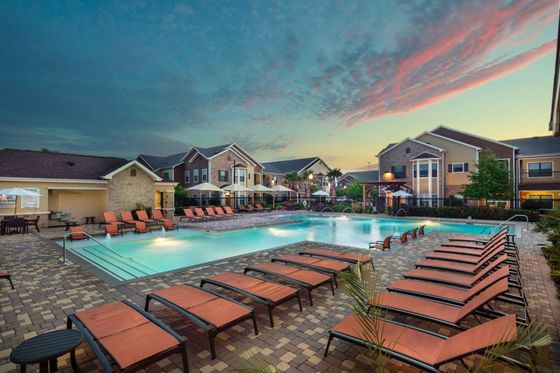 Avenues at Northpointe - Tomball, TX Pool Sunset