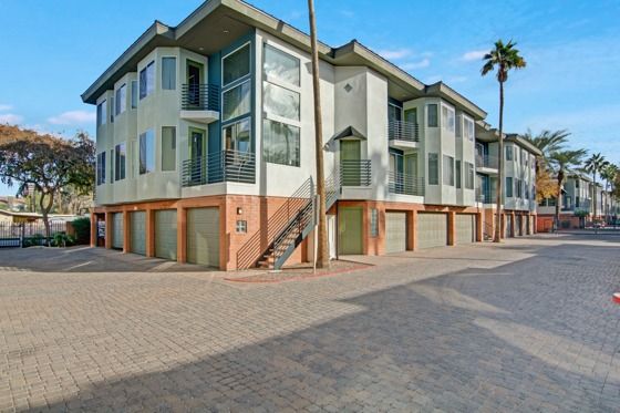 Building Exterior with Garages | Apartments For Rent North Phoenix | Pavilions on Central