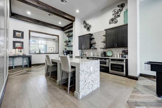 Resident Clubhouse and Kitchen | Apartment in Kyle Texas | Oaks of Kyle